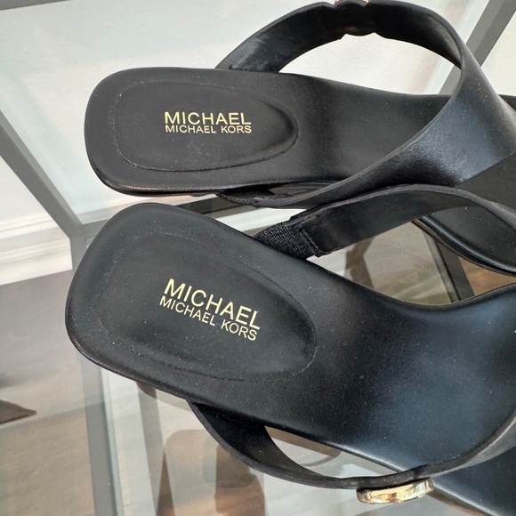 MICHAEL KORS women’s black Lucinda Kitten Heel Leather Sandals Size 9 NWOB - Picture 4 of 12
